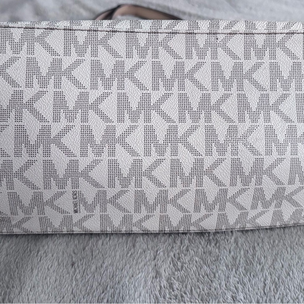 Michael Kors Monogrammed Gray and Cream Tote - Picture 4 of 8